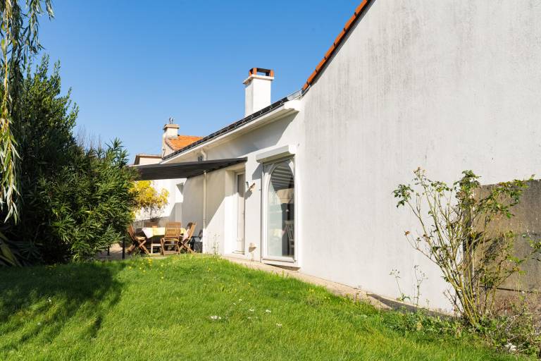 Holiday Home 'La Maison Du Bonheur' with Private Terrace, Garden & Wi-Fi — photo 3