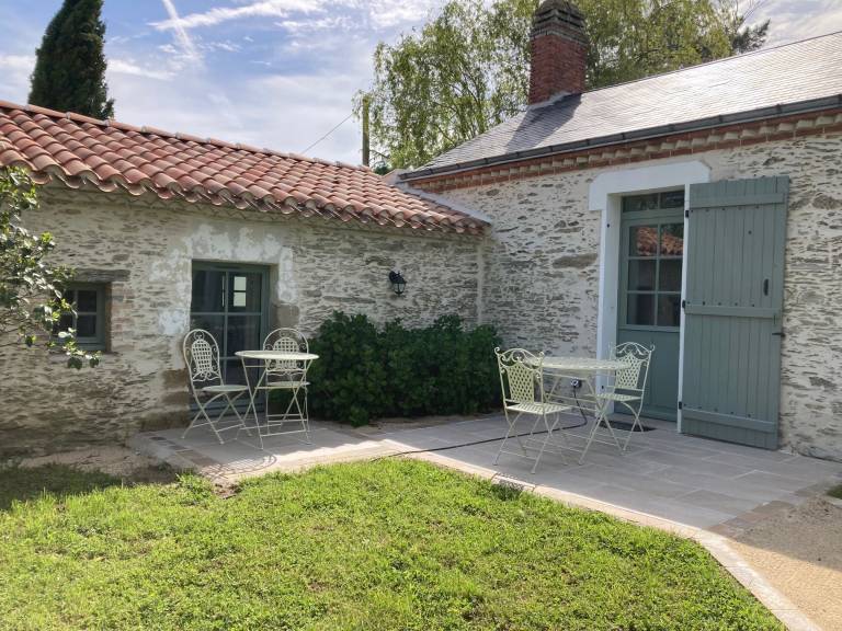 Gite with barbecue, patio & private pool | Nature view — photo 2