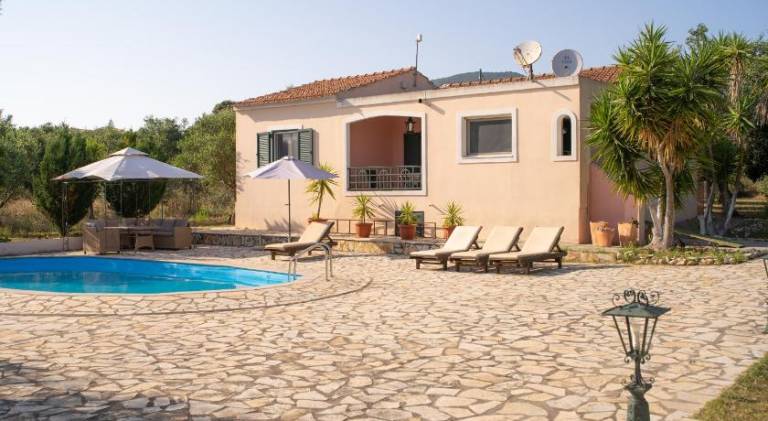Villa with patio, private pool & garden in Corfu