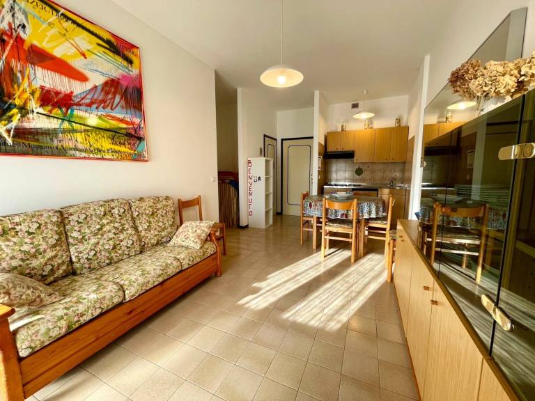 Holiday apartment with pool | City view — photo 3