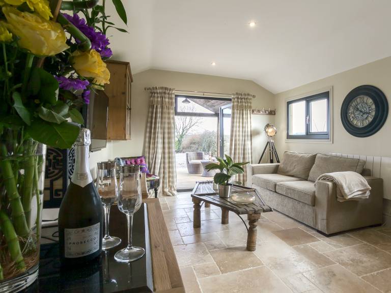 Cottage with terrace & garden — photo 4