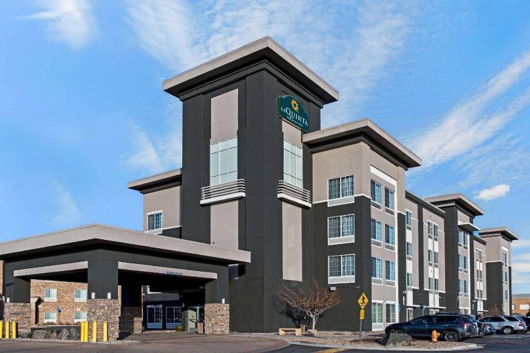La Quinta Inn & Suites by Wyndham Denver Gateway Park in Denver, CO