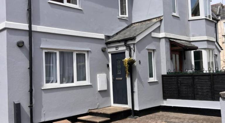 Vacation home with 3 rooms for 5 persons in Plymouth