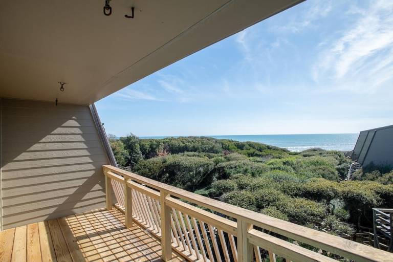 House Emerald Isle
