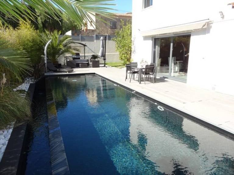 Fully equipped villa with private pool, barbecue & yard | Pool view | Beach nearby | Dogs allowed in Bandol