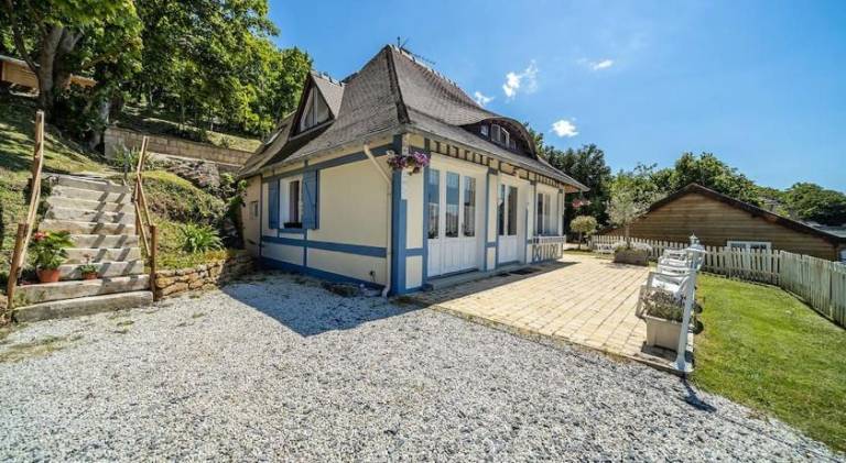 Pleasant house with yard, grill & hot tub | Next to the beach | Pet-friendly in Cabourg