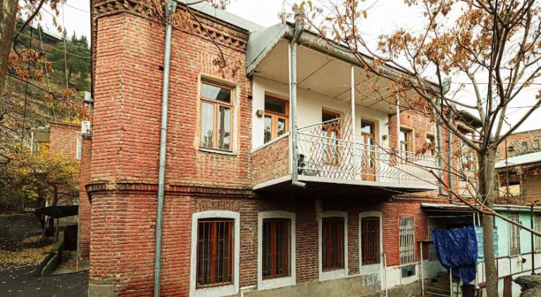 Cozy 2BR Apt in Sololaki Tbilisi - By Wehost — photo 5