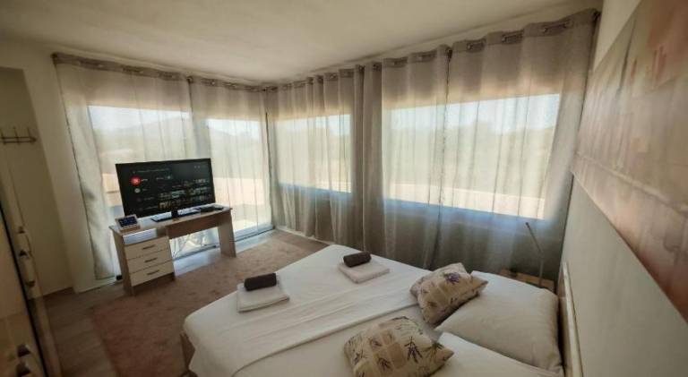 Beautiful villa with pool | Pets allowed — photo 2
