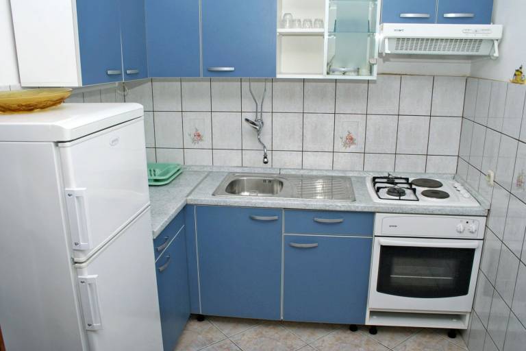 Two bedroom apartment with terrace and sea view Postira, Brač (A-2919-b) — photo 4