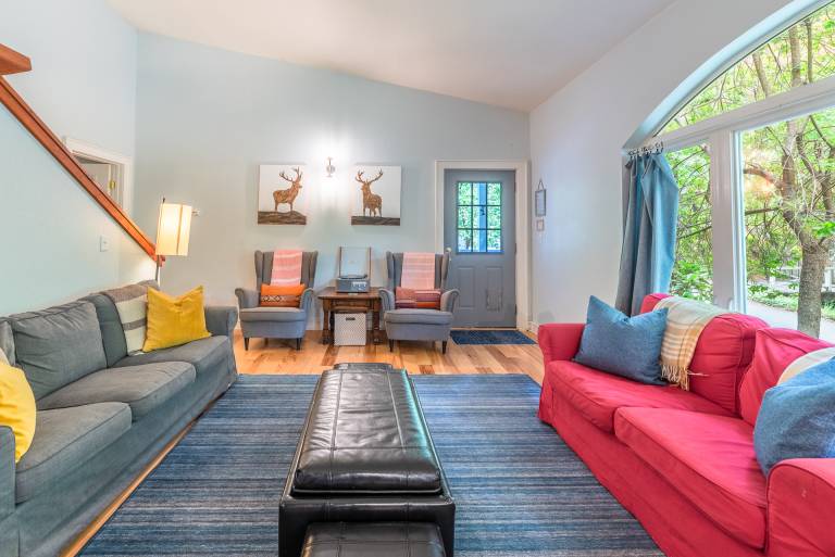 Family-friendly beautiful house with patio & barbecue | Pets allowed — photo 2
