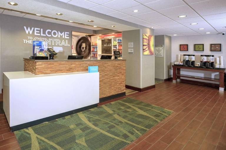 Hampton Inn Hays-North of I-70 — photo 3