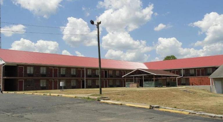 Red Carpet Inn (formerly Royal Inn) in Terre Haute, IN