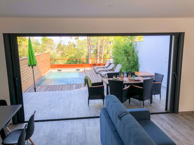 Rental apartment with terrace, private pool & garden | Sea view — photo 5