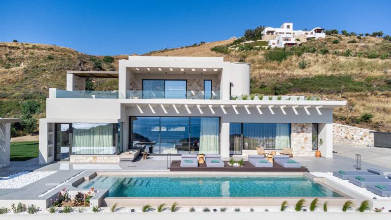 Villa with yard, jacuzzi & grill — photo 5