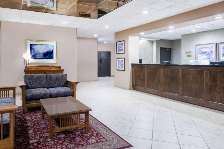 Ramada by Wyndham Watertown/Thousand Islands NY — photo 4