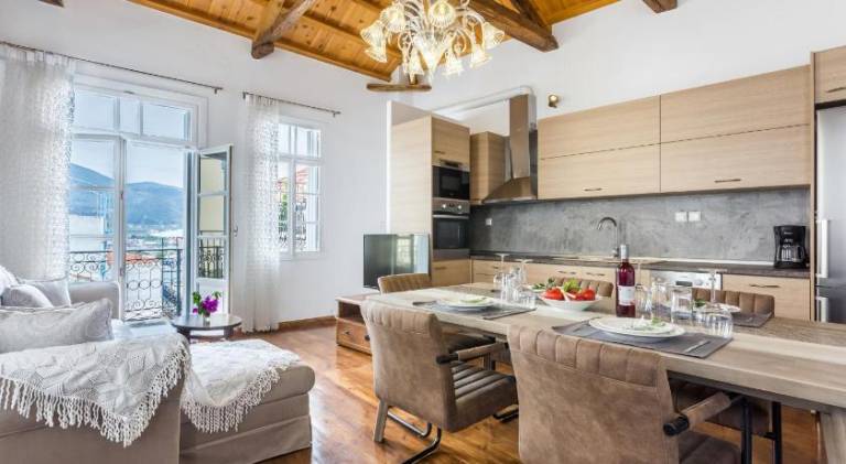 Children-friendly villa with yard, terrace & hot tub | Suitable for remote work | Pet-friendly — photo 3