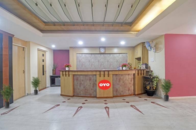 Hotel O Padmini Near Lakdikapool Metro Station