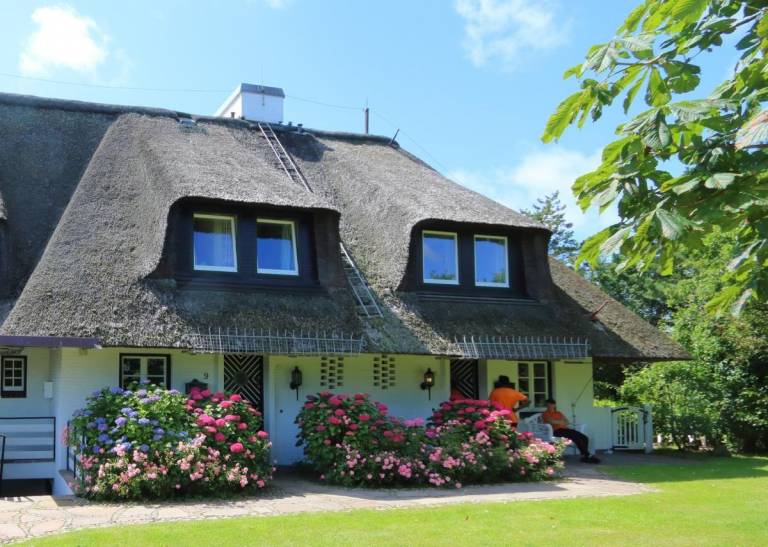 Charming vacation home with patio | Pet-friendly — photo 2