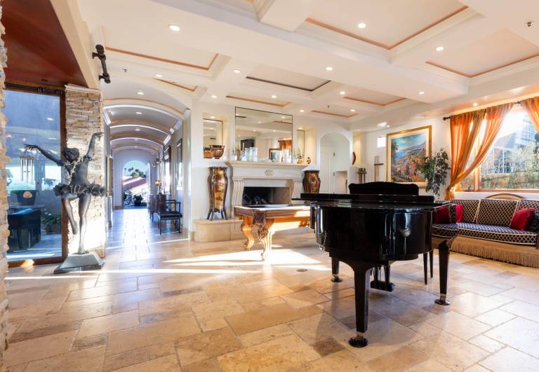 Villa Capistrano Beach