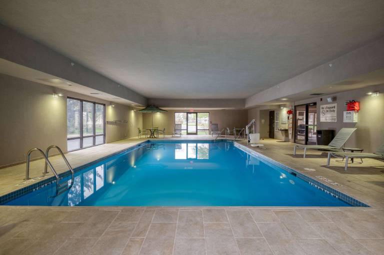 Hampton Inn Janesville — photo 2