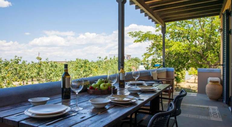 Vacation home with terrace — photo 3