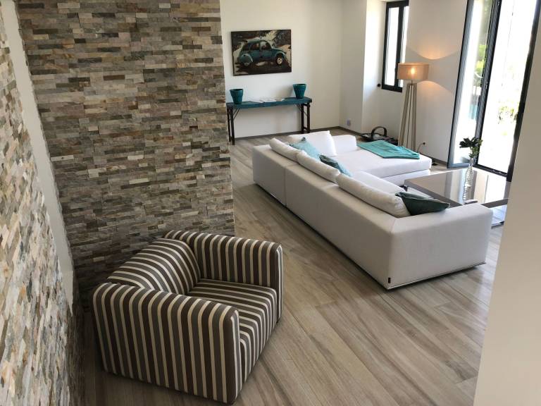 Fully equipped big vacation home with yard, barbecue & private pool | Pets allowed — photo 4
