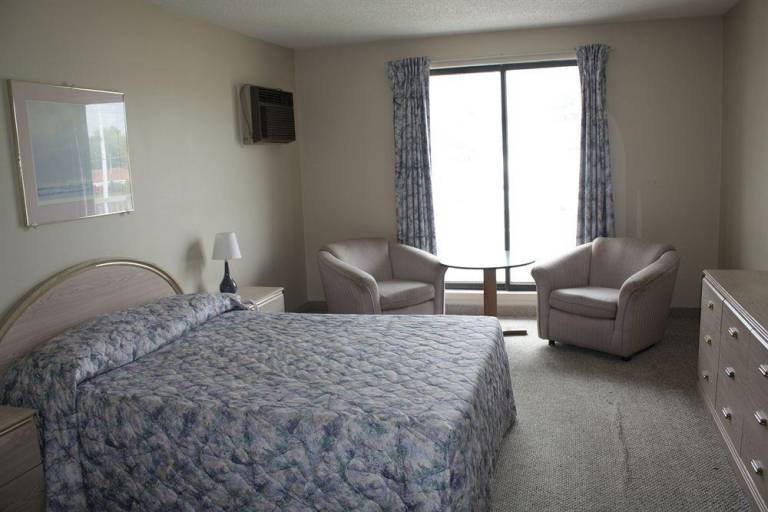 Tropicana Inn — photo 2