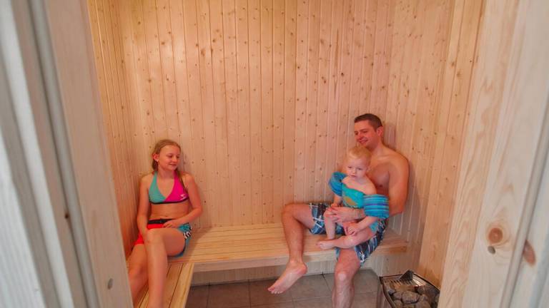 Child-friendly vacation home with yard, private pool & sauna | Dogs allowed — photo 4