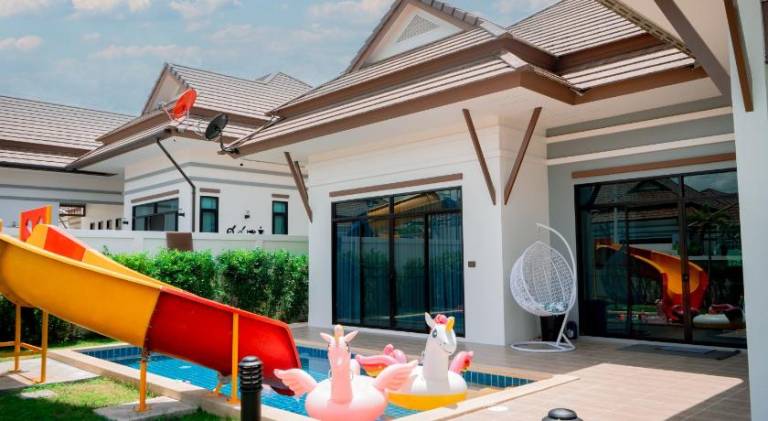 Nice villa with yard, patio & private pool | Suitable for remote work | Pets are welcome — photo 4