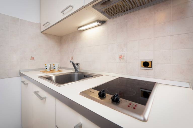 One bedroom apartment with terrace and sea view Rovinj (A-24823-b) — photo 4