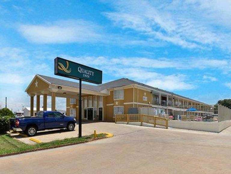 Quality Inn Gonzales in Gonzales, TX