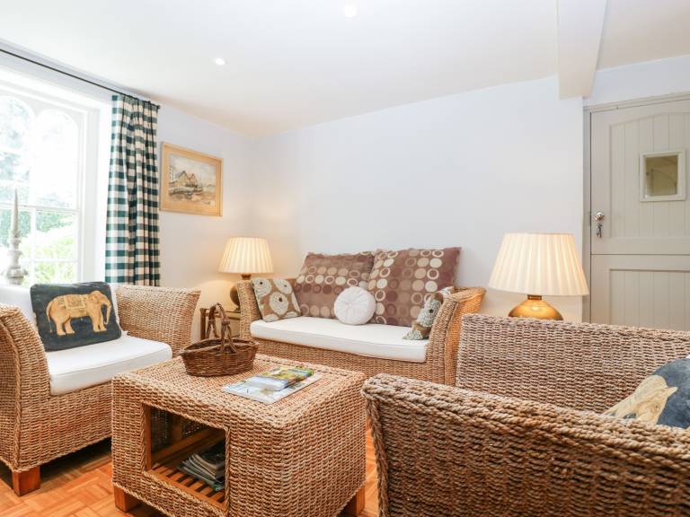 Family-friendly beautiful cottage with garden & pool | Beach view | Pet-friendly — photo 4