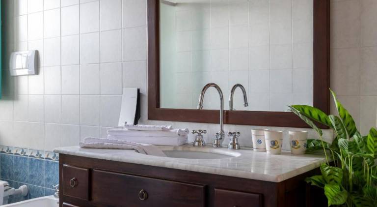 Pleasant serviced apartment with patio, yard & pool | Pet-friendly — photo 2