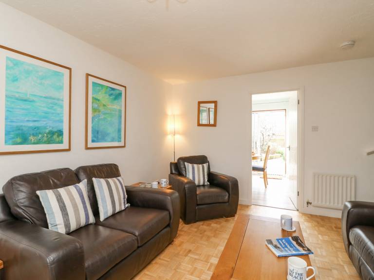 Cottage with garden | Beach view — photo 5