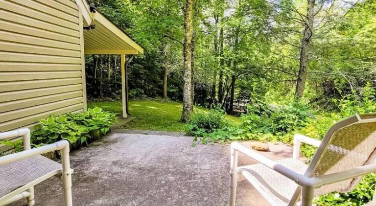 Vacation home with jacuzzi — photo 5