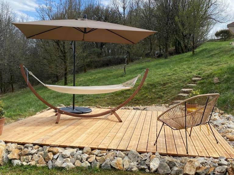 Vacation home with patio | Pet-friendly — photo 3