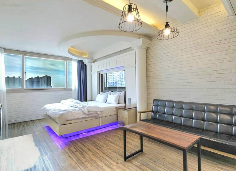 Hwamyeong Sky Hotel
