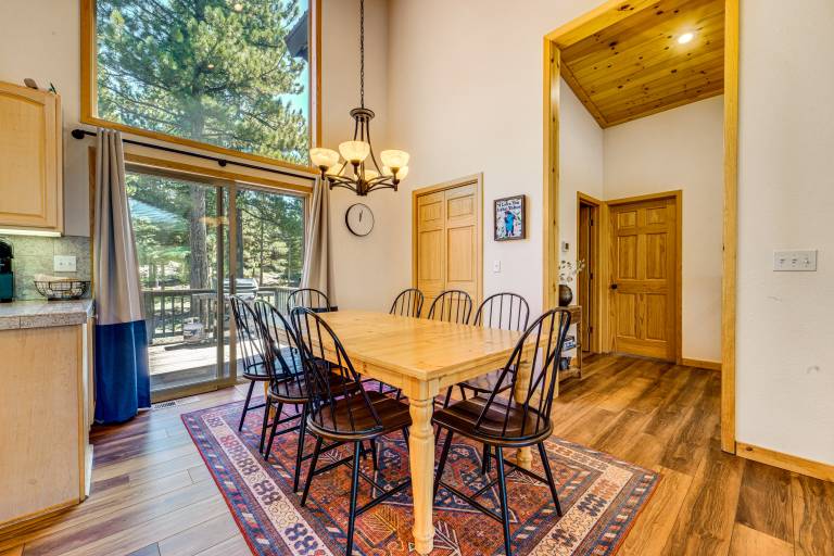 Sunny Cabin: 1 Mi to Tahoe Donner Resort! — photo 2
