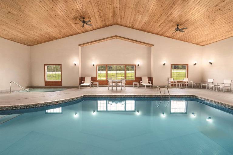 Country Inn & Suites by Radisson, Detroit Lakes, MN in Detroit Lakes, MN