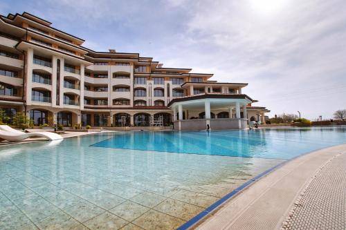 Pleasant serviced apartment with sauna, terrace & pool | Dogs allowed in Pomorie