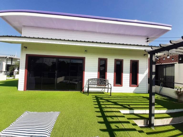 House with pool & barbeque — photo 5