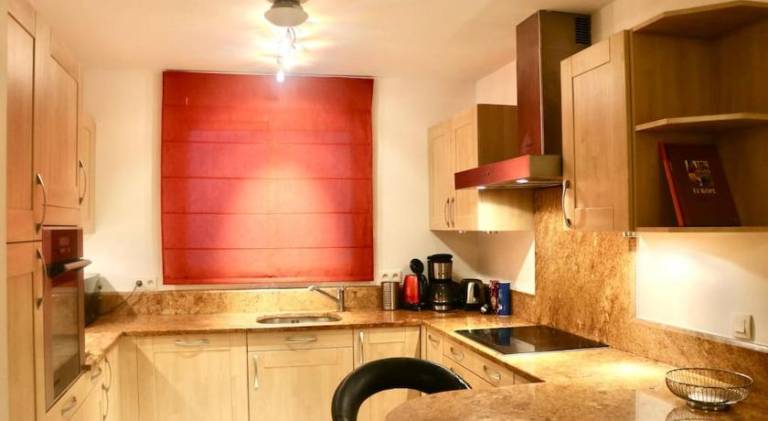 Fully equipped lovely house with patio, BBQ & yard | Pets are welcome — photo 4