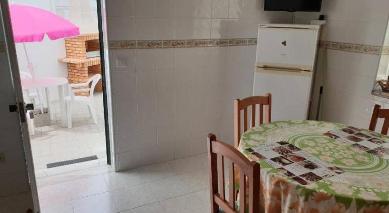 Rental apartment with patio — photo 4