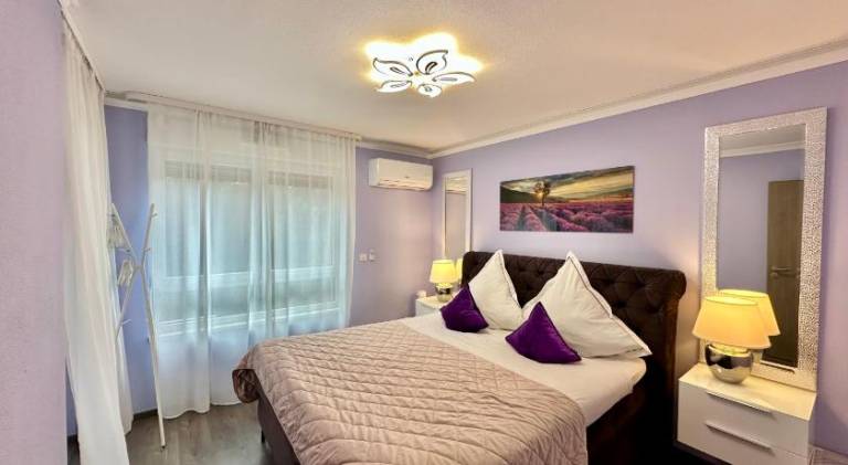 Charming apartment with Garden, Free Parking near Basel, Airport, Ger'many, France, in Mulhouse