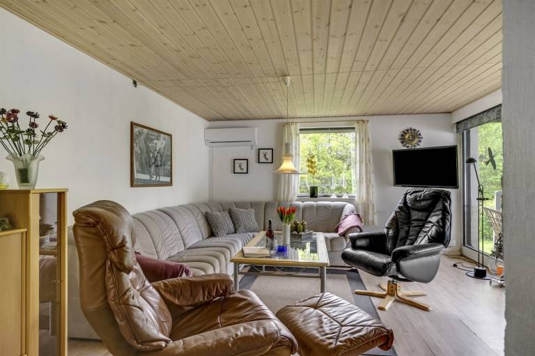House with barbeque & terrace — photo 4