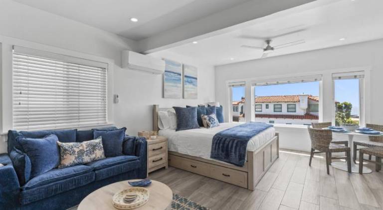 Ocean VIEWS Steps from Victoria Beach Lux Design — photo 2