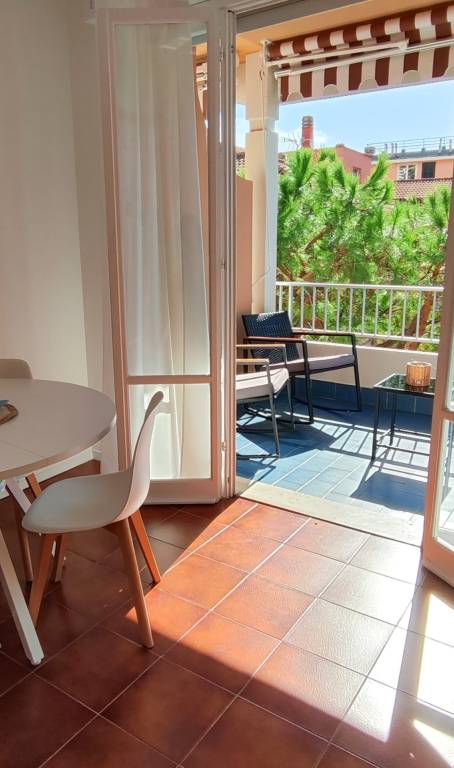 Family-oriented rental apartment with terrace | Panoramic view | Close to the beach | Pet-friendly — photo 2