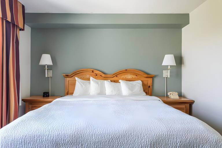 Lancaster Inn & Suites — photo 5