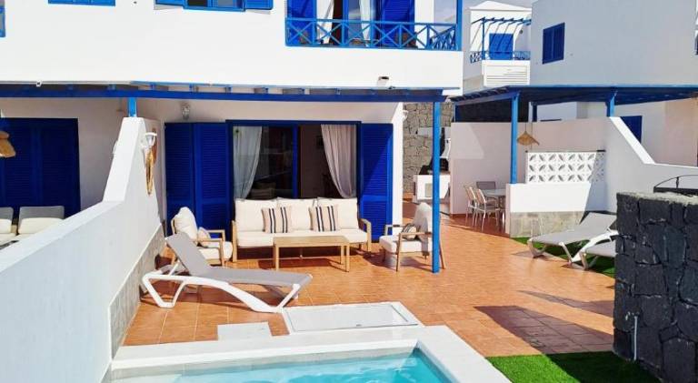 Villa with patio, private pool & grill in Yaiza