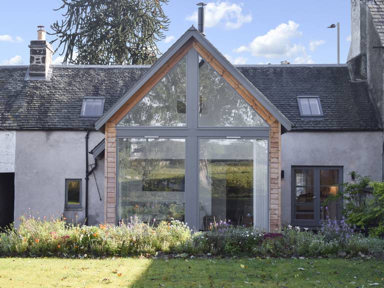 Cottage with grill & yard | River view — photo 2
